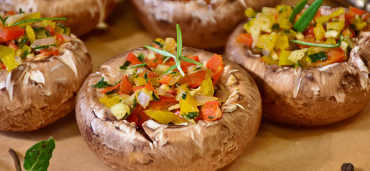 Gefüllte champignons grillen vegetarisch